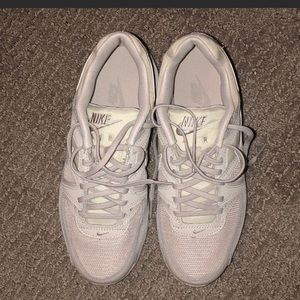 Nike Air Max Commands